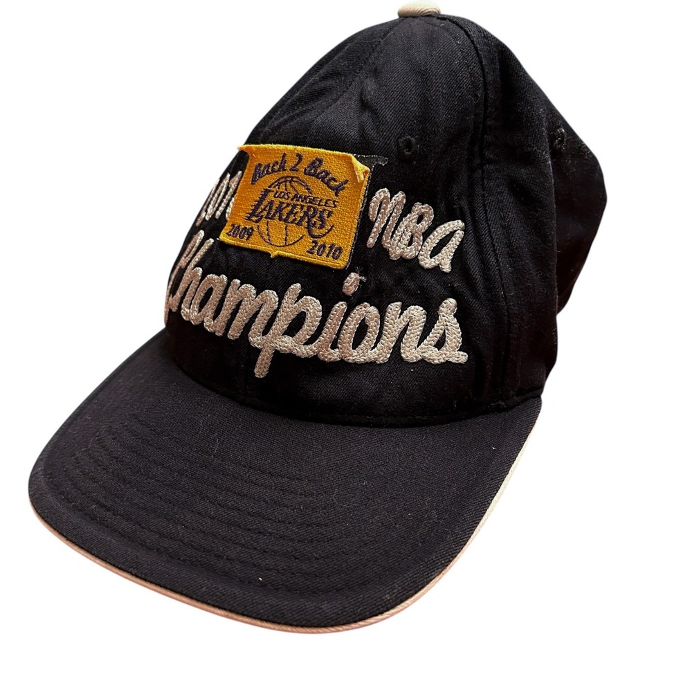 Adidas 2010 NBA Champion Hat Flex Fit 2009-2010 NBA "Back 2 Back" Champions hat
